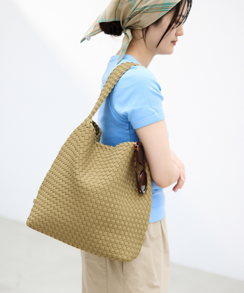 IENA(イエナ)の「NAGHEDI/ナゲディ 別注 Normal Medium Hobo バッグ SND4023LD(トートバッグ・レディース・ベージュ・FREE)」の2枚目の写真