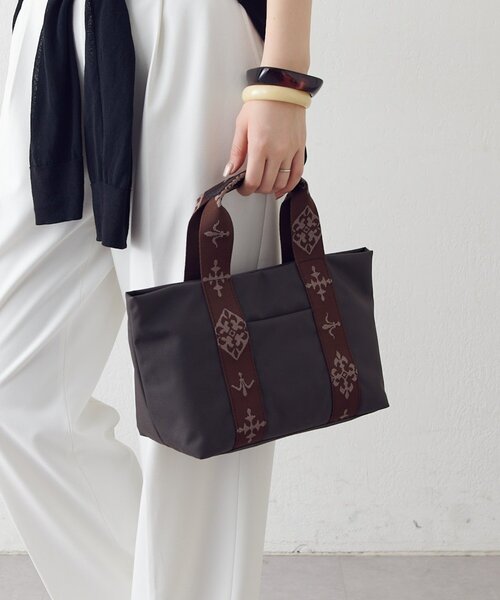 russet（ラシット）の「《WEB限定》コーデュラナイロンデイリートートバッグ（トートバッグ・レディース・ダークブラウン/グレー/グレー系その他・FREE）」の3枚目の写真