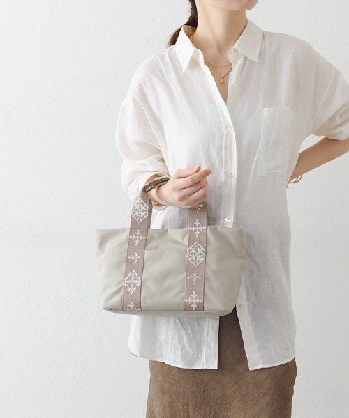 russet（ラシット）の「《WEB限定》コーデュラナイロンデイリートートバッグ（トートバッグ・レディース・ダークブラウン/グレー/グレー系その他・FREE）」の2枚目の写真