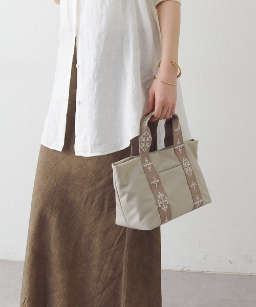 russet（ラシット）の「《WEB限定》コーデュラナイロンデイリートートバッグ（トートバッグ・レディース・ダークブラウン/グレー/グレー系その他・FREE）」の11枚目の写真
