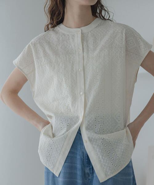 URBAN RESEARCH Sonny Label(アーバンリサーチサニーレーベル)の「『WEB限定』バンドカラーコットンレースシャツ(シャツ/ブラウス・レディース・アイボリー/ブラック/ブルー/グリーン系その他・FREE)」の6枚目の写真