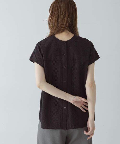 URBAN RESEARCH Sonny Label(アーバンリサーチサニーレーベル)の「『WEB限定』バンドカラーコットンレースシャツ(シャツ/ブラウス・レディース・アイボリー/ブラック/ブルー/グリーン系その他・FREE)」の17枚目の写真