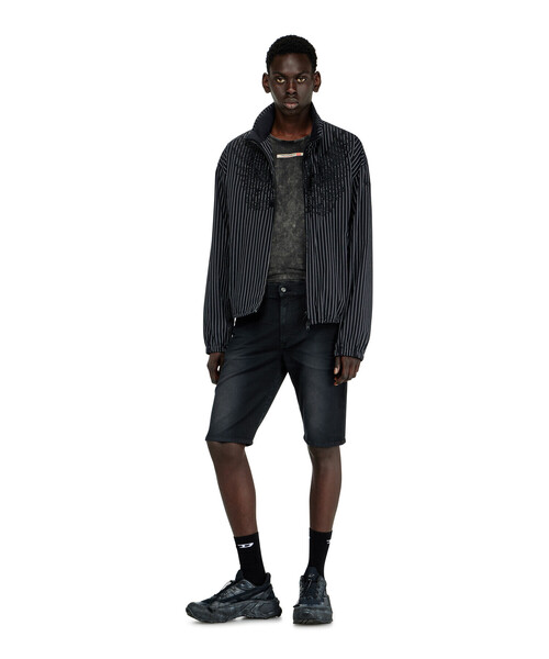 DIESEL（ディーゼル）の「メンズ ジョグ ショートパンツ 2033 D-KROOLEY-SHORT（その他パンツ・メンズ・ブラック系その他・26inch/30inch/28inch/32inch/34inch/36inch）」の3枚目の写真