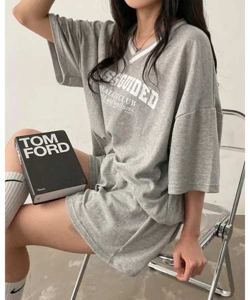 CHEER(チアー)の「カレッジロゴ スポーティーTシャツ&ショートパンツ セットアップ(セットアップ・レディース・ブラック/グレー/ホワイト・FREE)」の5枚目の写真