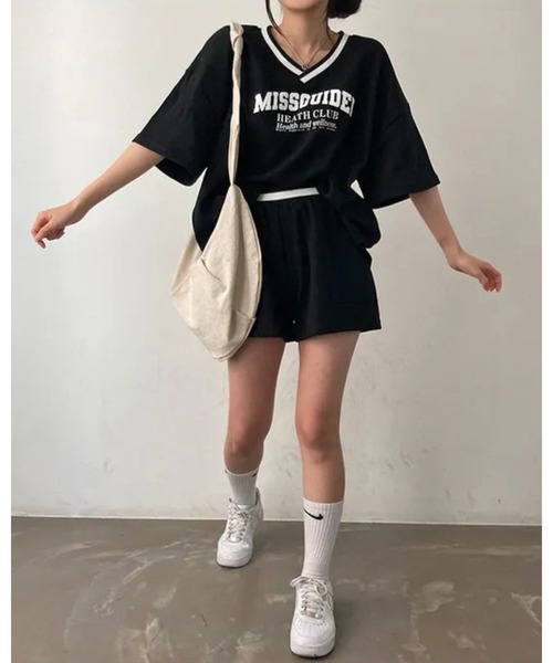 CHEER(チアー)の「カレッジロゴ スポーティーTシャツ&ショートパンツ セットアップ(セットアップ・レディース・ブラック/グレー/ホワイト・FREE)」の11枚目の写真