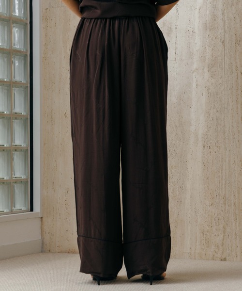 CREDONA(クレドナ)の「SATIN JQ EASY PANTS/サテンジャガードイージーパンツ(その他パンツ・レディース・アイボリー/ブラウン・FREE)」の9枚目の写真