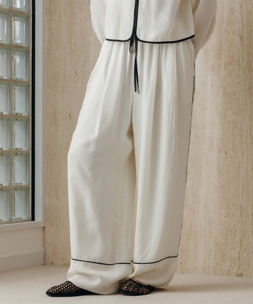 CREDONA(クレドナ)の「SATIN JQ EASY PANTS/サテンジャガードイージーパンツ(その他パンツ・レディース・アイボリー/ブラウン・FREE)」の17枚目の写真