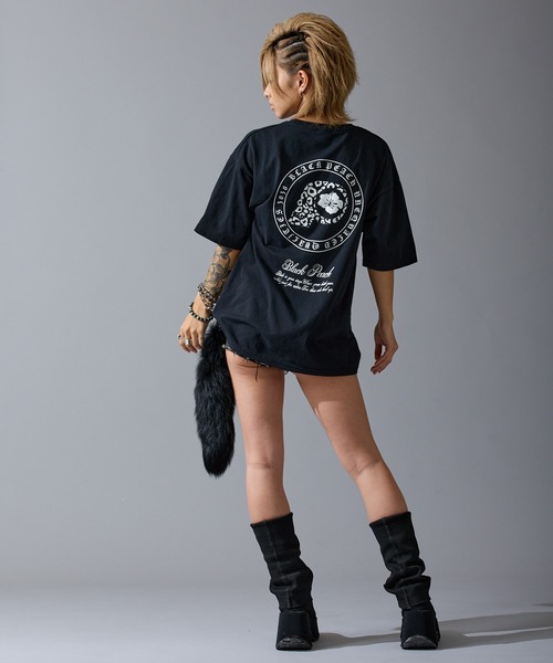 BLACK PEACH(ブラックピーチ)の「【BLACK PEACH】コラボプリント 半袖Tシャツ(Tシャツ/カットソー・レディース・ブラック・SMALL/LARGE/MEDIUM)」の8枚目の写真