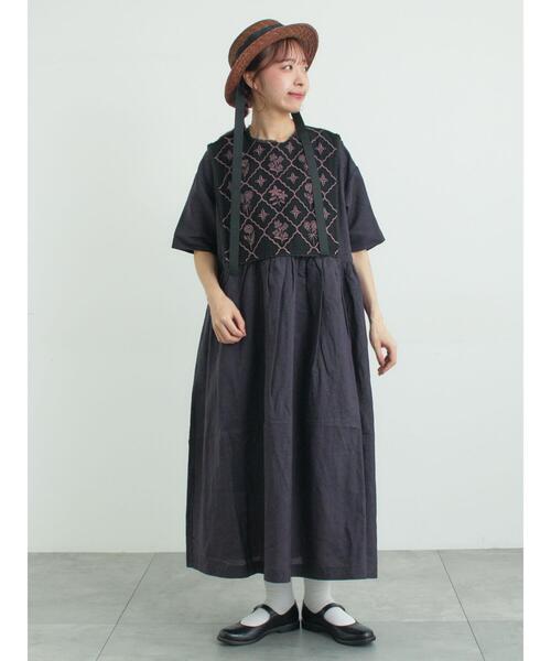 TSUHARU by Samansa Mos2（ツハルバイサマンサモスモス）の「【WEB限定 Sサイズ】メッシュ花刺繍ベスト付きワンピース（ワンピース・レディース・チャコールグレー/ベージュ・M/S）」の8枚目の写真