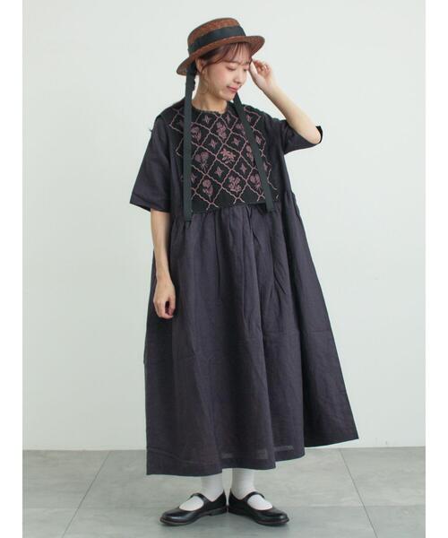 TSUHARU by Samansa Mos2（ツハルバイサマンサモスモス）の「【WEB限定 Sサイズ】メッシュ花刺繍ベスト付きワンピース（ワンピース・レディース・チャコールグレー/ベージュ・M/S）」の9枚目の写真