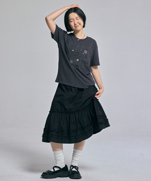 AWESOME STUDIO(オーサムスタジオ)の「フラワーパッチワーク半袖Tシャツチャコール(Tシャツ/カットソー・レディース・チャコール・FREE)」の4枚目の写真