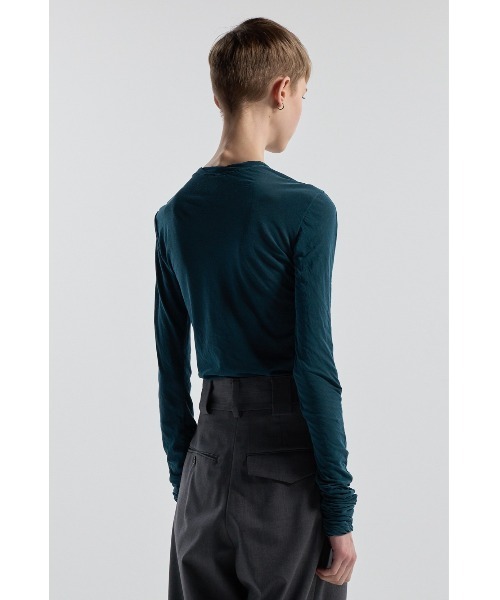 CINOH（チノ）の「SHEF CREW NECK LONG SLEEVE T-SHIRT（Tシャツ/カットソー・レディース・グリーン・36/38）」の3枚目の写真