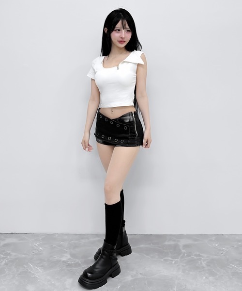 FOLLOWIN(フォロウィン)の「【カップ付き】 ワンショルダージップデザイントップス(Tシャツ/カットソー・レディース・ブラック/ホワイト/グレー・FREE)」の10枚目の写真