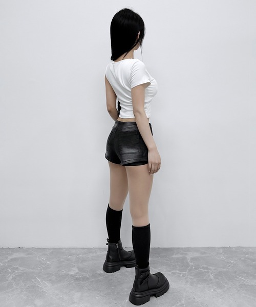 FOLLOWIN(フォロウィン)の「【カップ付き】 ワンショルダージップデザイントップス(Tシャツ/カットソー・レディース・ブラック/ホワイト/グレー・FREE)」の12枚目の写真