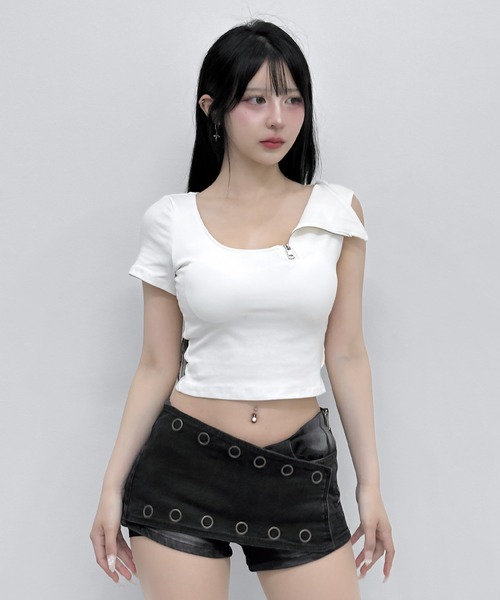 FOLLOWIN(フォロウィン)の「【カップ付き】 ワンショルダージップデザイントップス(Tシャツ/カットソー・レディース・ブラック/ホワイト/グレー・FREE)」の5枚目の写真