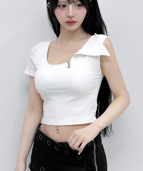 FOLLOWIN(フォロウィン)の「【カップ付き】 ワンショルダージップデザイントップス(Tシャツ/カットソー・レディース・ブラック/ホワイト/グレー・FREE)」の4枚目の写真
