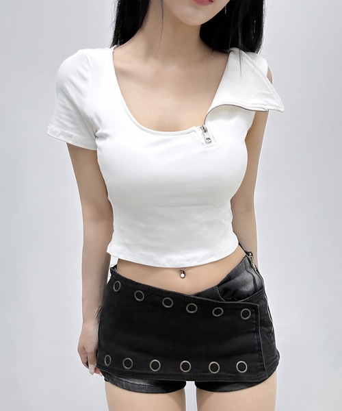 FOLLOWIN(フォロウィン)の「【カップ付き】 ワンショルダージップデザイントップス(Tシャツ/カットソー・レディース・ブラック/ホワイト/グレー・FREE)」の7枚目の写真
