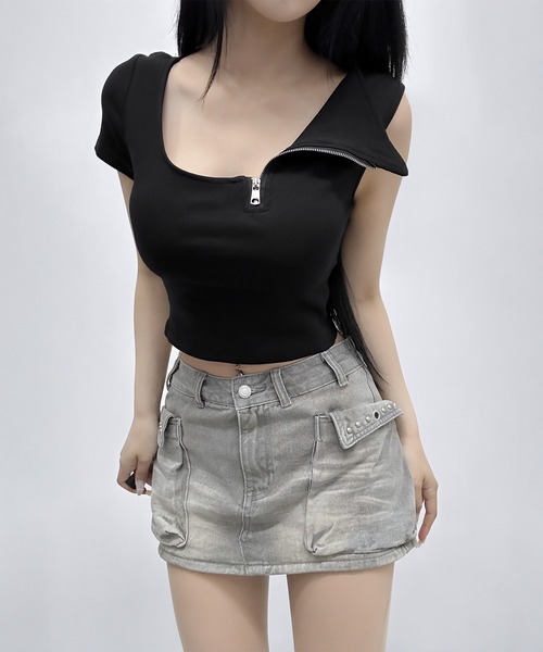 FOLLOWIN(フォロウィン)の「【カップ付き】 ワンショルダージップデザイントップス(Tシャツ/カットソー・レディース・ブラック/ホワイト/グレー・FREE)」の17枚目の写真