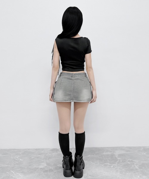 FOLLOWIN(フォロウィン)の「【カップ付き】 ワンショルダージップデザイントップス(Tシャツ/カットソー・レディース・ブラック/ホワイト/グレー・FREE)」の20枚目の写真