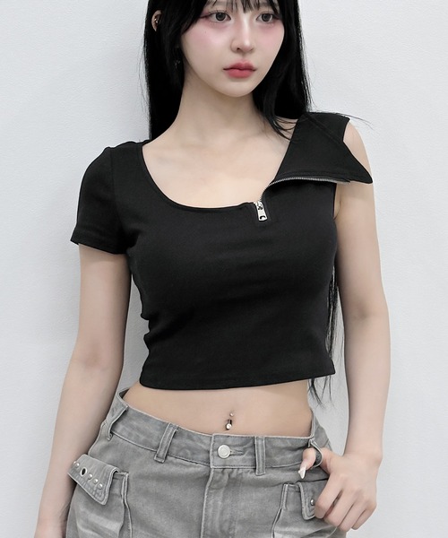 FOLLOWIN(フォロウィン)の「【カップ付き】 ワンショルダージップデザイントップス(Tシャツ/カットソー・レディース・ブラック/ホワイト/グレー・FREE)」の15枚目の写真