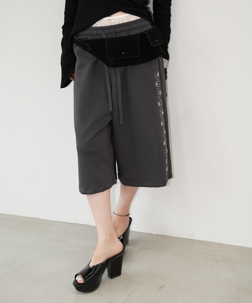 chuclla(チュクラ)の「ダブルウエストレースハーフパンツ chw26s340(その他パンツ・レディース・ホワイト/グレー・L/M)」の1枚目の写真