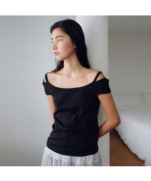 Scoop neck strap t-shirt