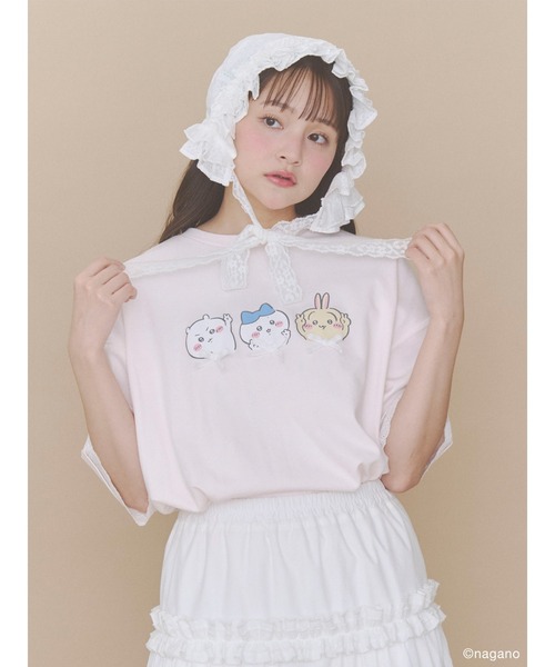 merry jenny(メリージェニー)の「ちいかわリボンTee(Tシャツ/カットソー・レディース・ブルー/ピンク/オフホワイト・FREE)」の4枚目の写真