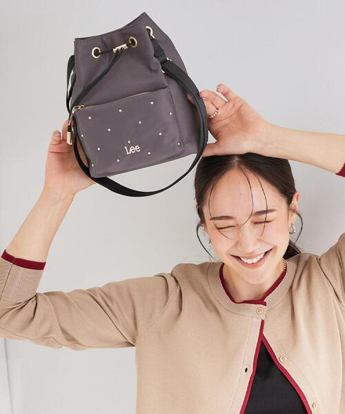 Lee(リー)の「【Lee別注/撥水】スタッズ巾着ショルダーバッグ(ショルダーバッグ・レディース・ブラック/グレー/ライトパープル/ピンク系その他2/ブラック系7/ネイビー系5/サックスブルー系7/ピンク系/ゴールド系7・00)」の3枚目の写真
