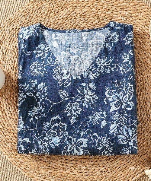AMAJI(アマジ)の「プラスサイズ Vネック ルーズシルエット マキシ丈ワンピース(ワンピース・レディース・ブルー・X-LARGE/LARGE/MEDIUM)」の3枚目の写真