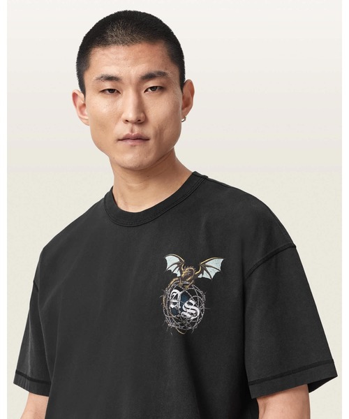 ALLSAINTS(オールセインツ)の「WYVERN SHORT SLEEVE GRAPHIC T-SHIRT | WYVERN 半袖 グラフィック Tシャツ(Tシャツ/カットソー・メンズ・ブラック・XS/M)」の5枚目の写真
