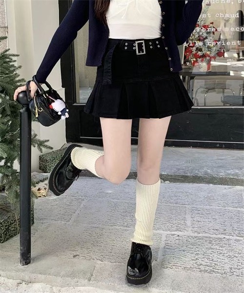 Dream garden(ドリームガーデン)の「ベルト付き 裾プリーツミニデニムスカート(デニムスカート・レディース・ブラック/ブルー・M/XL/XXL/L/S)」の13枚目の写真