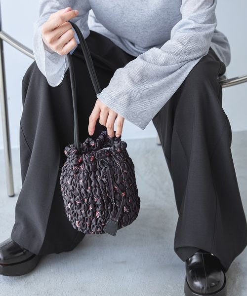 JEANASIS（ジーナシス）の「ハナガラシャーリングキンチャクBAG/1063760（ショルダーバッグ・レディース・ブラック系その他/ホワイト系その他・FREE）」の4枚目の写真