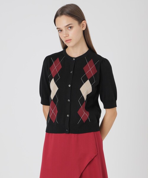 BLUE LABEL CRESTBRIDGE(ブルーレーベルクレストブリッジ)の「アーガイルニットカーディガン(カーディガン/ボレロ・レディース・ブラック/グレー系その他/オフホワイト・38)」の2枚目の写真