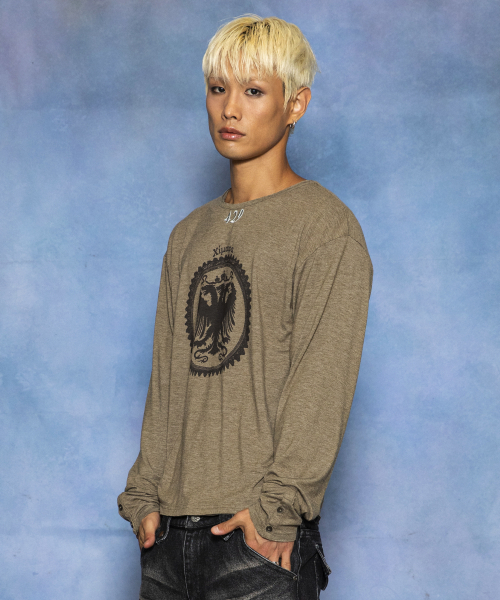 GLACK(グラック)の「GT188 429 キマイラエンブレムヴィンテージパンプスディテールロングスリーブ(KHAKI)(Tシャツ/カットソー・レディース・その他・MEDIUM/LARGE)」の2枚目の写真