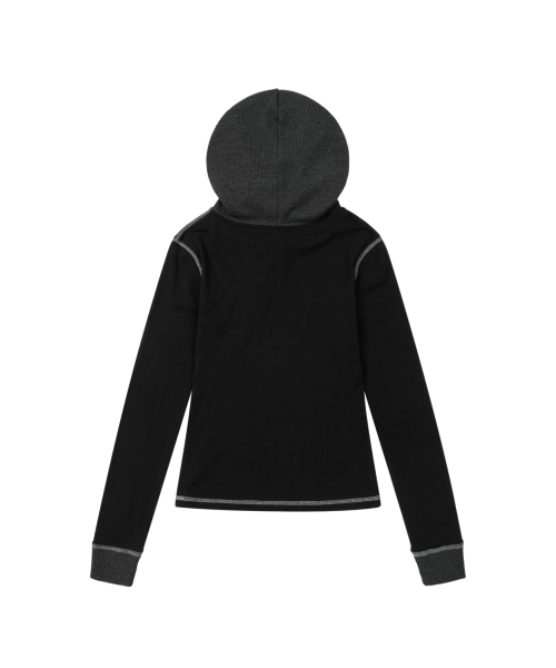 AAKAM（アーカム）の「Slant Cut Hooded Long Sleeve (Black)（パーカー・レディース・その他・1/2）」の2枚目の写真