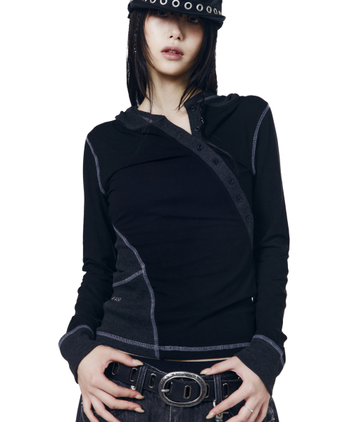 AAKAM（アーカム）の「Slant Cut Hooded Long Sleeve (Black)（パーカー・レディース・その他・1/2）」の3枚目の写真
