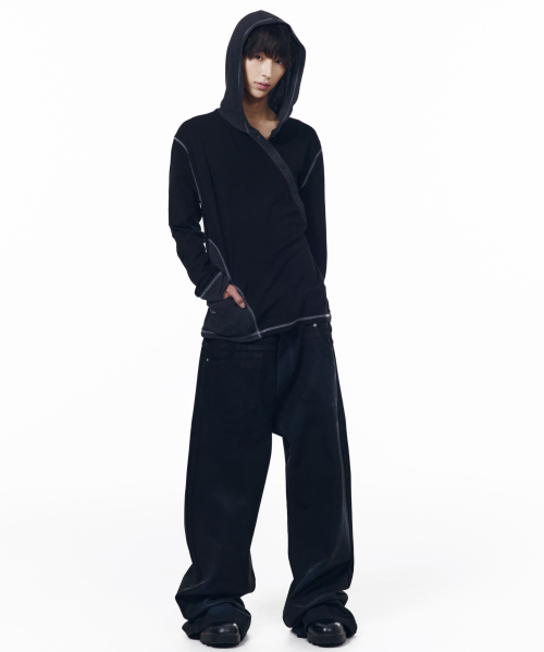 AAKAM（アーカム）の「Slant Cut Hooded Long Sleeve (Black)（パーカー・レディース・その他・1/2）」の7枚目の写真
