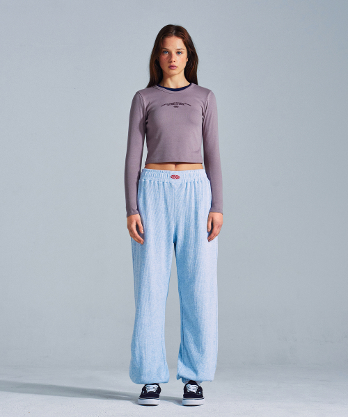 MENASOO（ミナス）の「MNS x American apparel 261 Crop Long-Sleeves_Violet（Tシャツ/カットソー・レディース・バイオレット・SMALL/MEDIUM）」の2枚目の写真