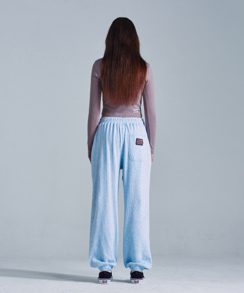 MENASOO（ミナス）の「MNS x American apparel 261 Crop Long-Sleeves_Violet（Tシャツ/カットソー・レディース・バイオレット・SMALL/MEDIUM）」の4枚目の写真