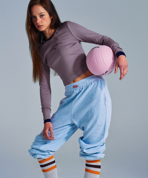 MENASOO（ミナス）の「MNS x American apparel 261 Crop Long-Sleeves_Violet（Tシャツ/カットソー・レディース・バイオレット・SMALL/MEDIUM）」の8枚目の写真