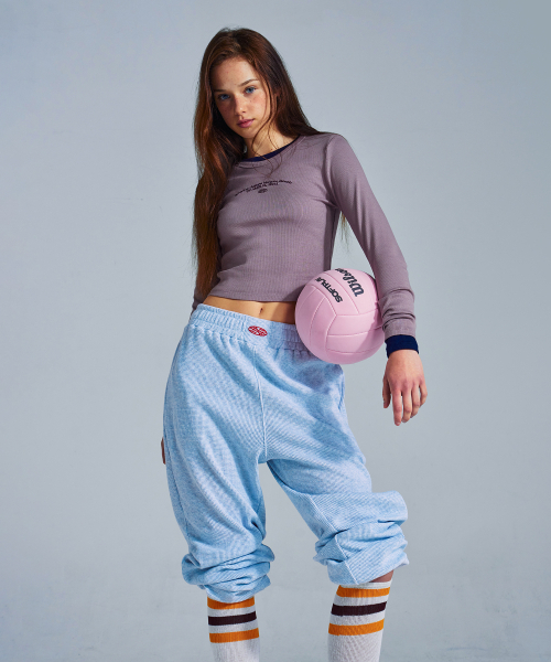 MENASOO（ミナス）の「MNS x American apparel 261 Crop Long-Sleeves_Violet（Tシャツ/カットソー・レディース・バイオレット・SMALL/MEDIUM）」の9枚目の写真