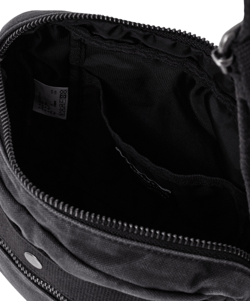 PHYPS MOTORCYCLE（フィップスモーターサイクル）の「Washed Field Mini Cross Bag Charcoal（メッセンジャーバッグ・レディース・その他・FREE）」の4枚目の写真