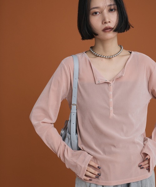 Green Parks(グリーンパークス)の「ヘンリーネックシアーベロアプルオーバー(Tシャツ/カットソー・レディース・アイボリー/ピンク/ブラック/ブラウン・FREE)」の9枚目の写真