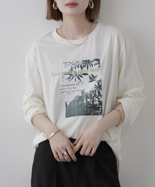 EGLANTINE(エグランティーヌ)の「EGLANTINE フォトプリント長袖カットソー(Tシャツ/カットソー・レディース・オフホワイト/モカ・38)」の1枚目の写真