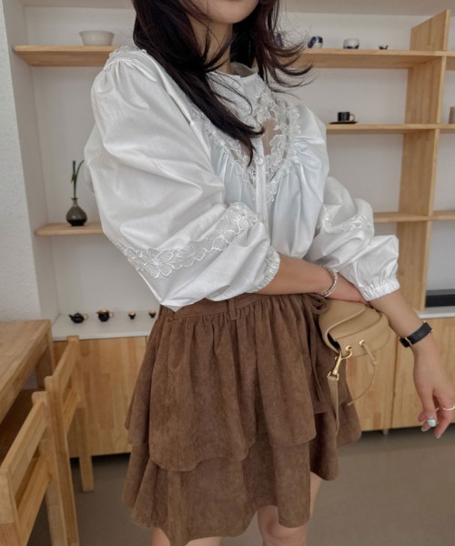 FAVORITO(ファヴォリート)の「レース切り替え長袖シャツ(シャツ/ブラウス・レディース・ホワイト/ブラック・F)」の9枚目の写真