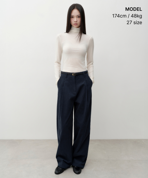 MUSINSA STANDARD WOMAN（ムシンサスタンダードウーマン）の「ウィメンズ 11W コーデュロイディープタックワイドパンツ [ミッドナイトブルー]（その他パンツ・レディース・その他・24/29/25/30/27/28/26）」の2枚目の写真