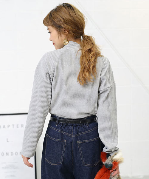 select MOCA（セレクトモカ）の「【カラバリ4色】テレコリブハイネックドロップショルダーボックスシルエット長袖トップス（ニット/セーター・レディース・ボルドー/ブラック/カーキ/グレー・FREE）」の12枚目の写真