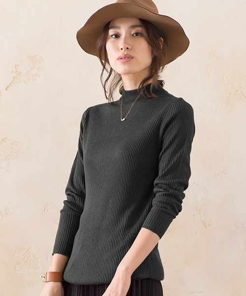 Pierrot（ピエロ）の「裾スリット入り ハイネック リブニット チュニック（ニット/セーター・レディース・ブラック×グレー/チャコール/ネイビー/ブルー系その他/グレー系その他/ブラウン系その他/グリーン/ブラック/ホワイト×グリーン/ブラック×ホワイト/ブラウン/グレー/オフホワイト・L/M）」の8枚目の写真