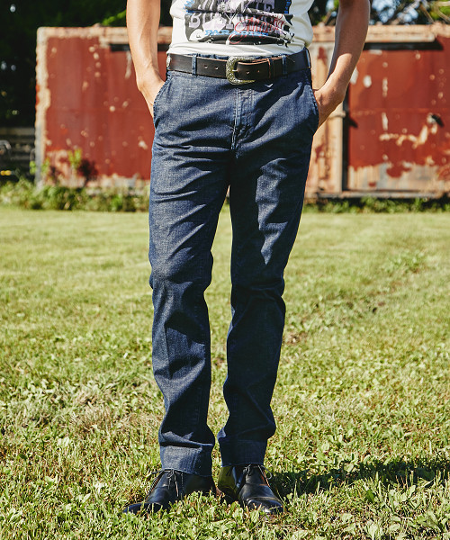 HYSTERIC GLAMOUR(ヒステリックグラマー)の「USED加工ISKOデニムスラックスPT(デニムパンツ・メンズ・インディゴブルー・SMALL/MEDIUM/LARGE)」の1枚目の写真