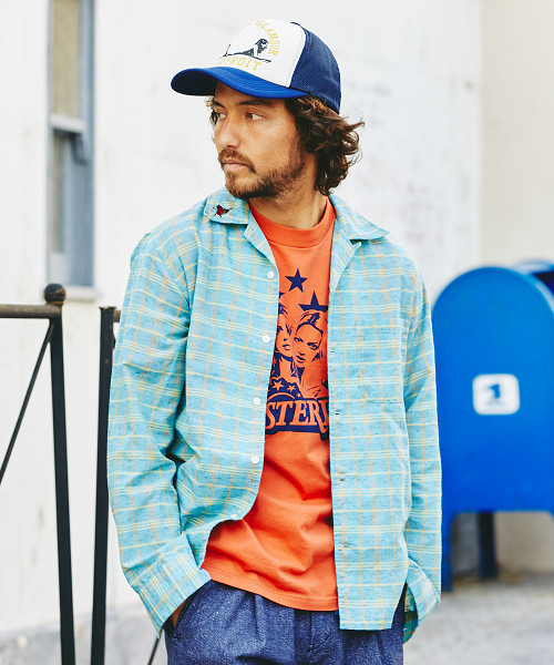 HYSTERIC GLAMOUR(ヒステリックグラマー)の「HARD HABIT刺繍 長袖オープンカラーSH(シャツ/ブラウス・メンズ・ブルー系その他/ピンク系その他/ブラック系その他・MEDIUM/LARGE/SMALL)」の2枚目の写真